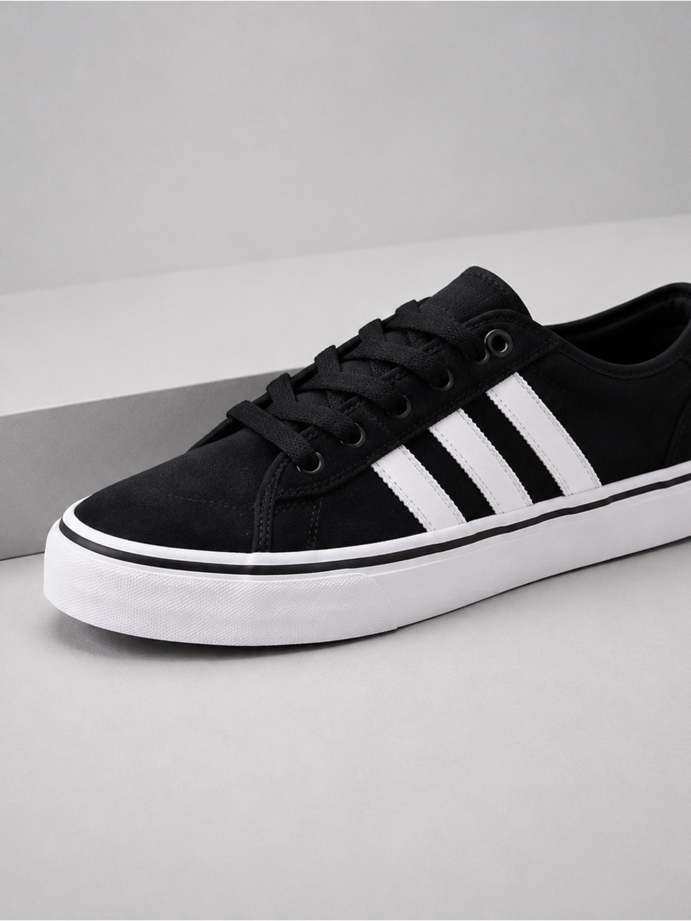 Adidas Adi-Ease Black White Sneakers Men’s 8.5 Women’s 9.5 New